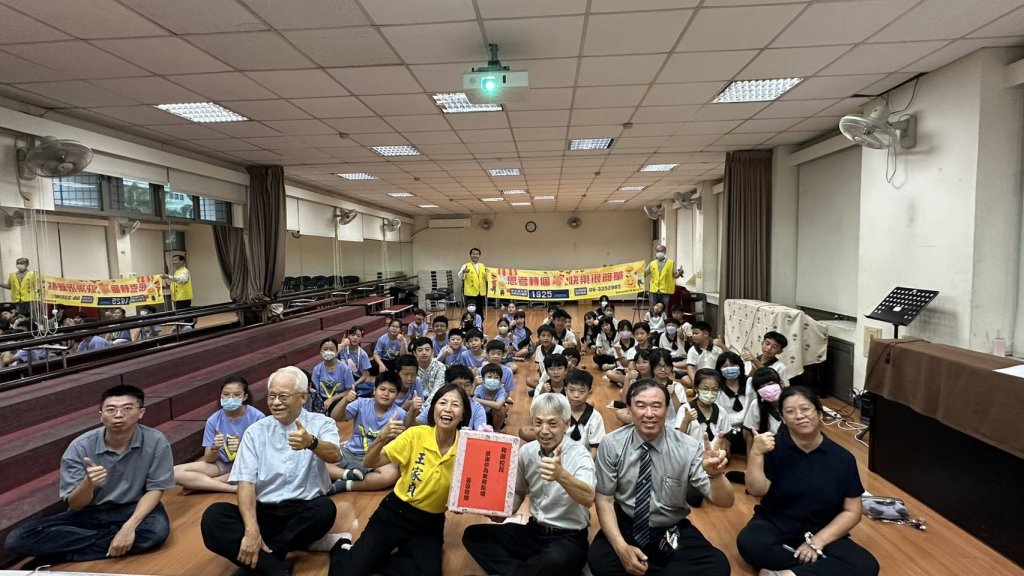 台南市憂鬱症關懷協會走進校園教學生抗憂鬱認識無形的憂鬱症