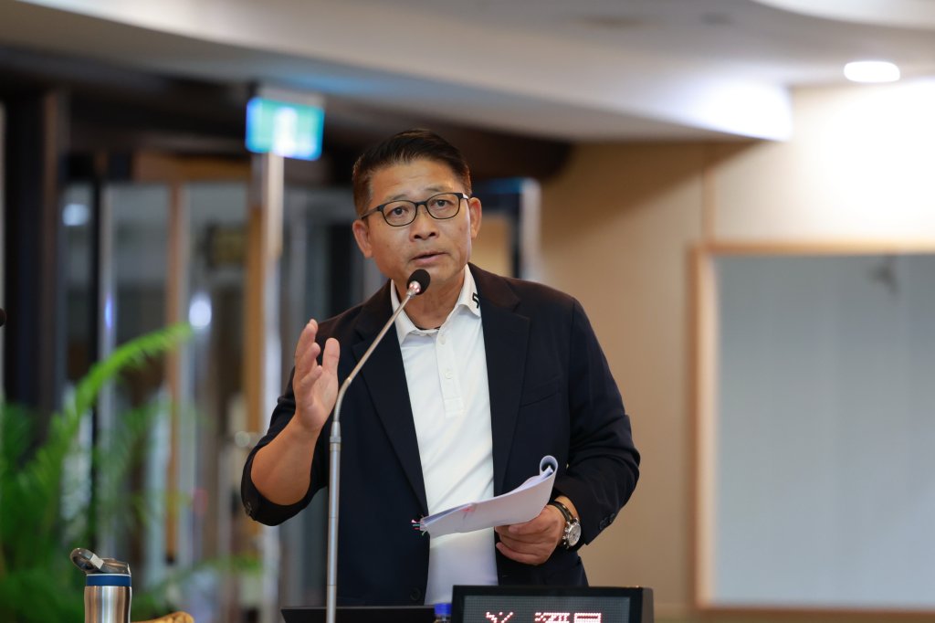 市議員郭鴻儀要求檢討 仁德全民運動館預算追加到1.9億元