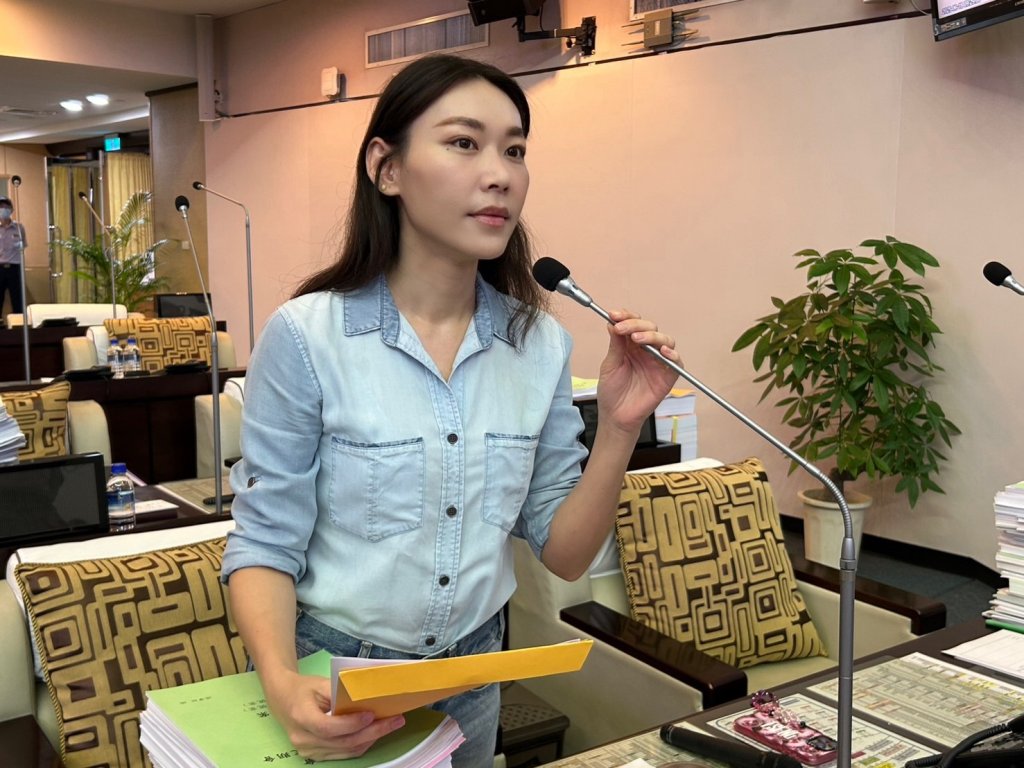 市議員曾之婕指大東門古蹟時隔一年仍然是廢墟 盼市府重視