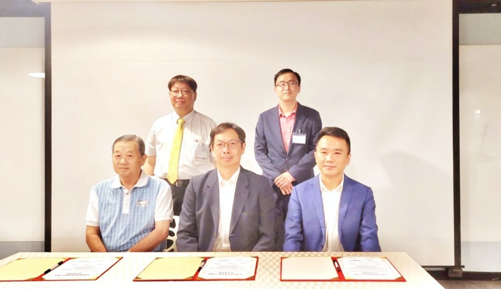 城市能源治理全新實踐模式！牧陽能控南港據點啟用　發表智慧停車場核心模組化科技儲能整合方案