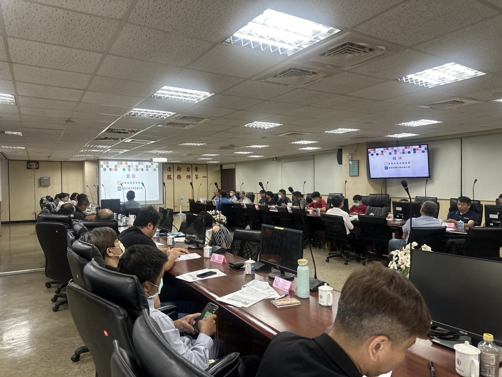 台電台南區營業處協助百貨餐旅業節能省電費