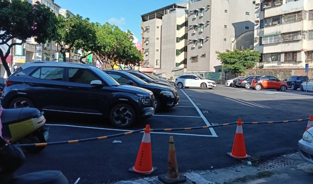 老舊宿舍改建平面停車場 可降低登革熱風險也可舒緩當地停車問題