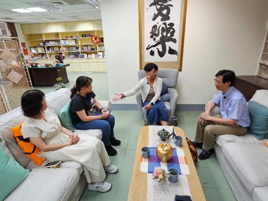  高雄大學應物系副教授余進忠推廣「物理動手學」  走進高中校園 帶領學子做中學、錯中思、反中省
