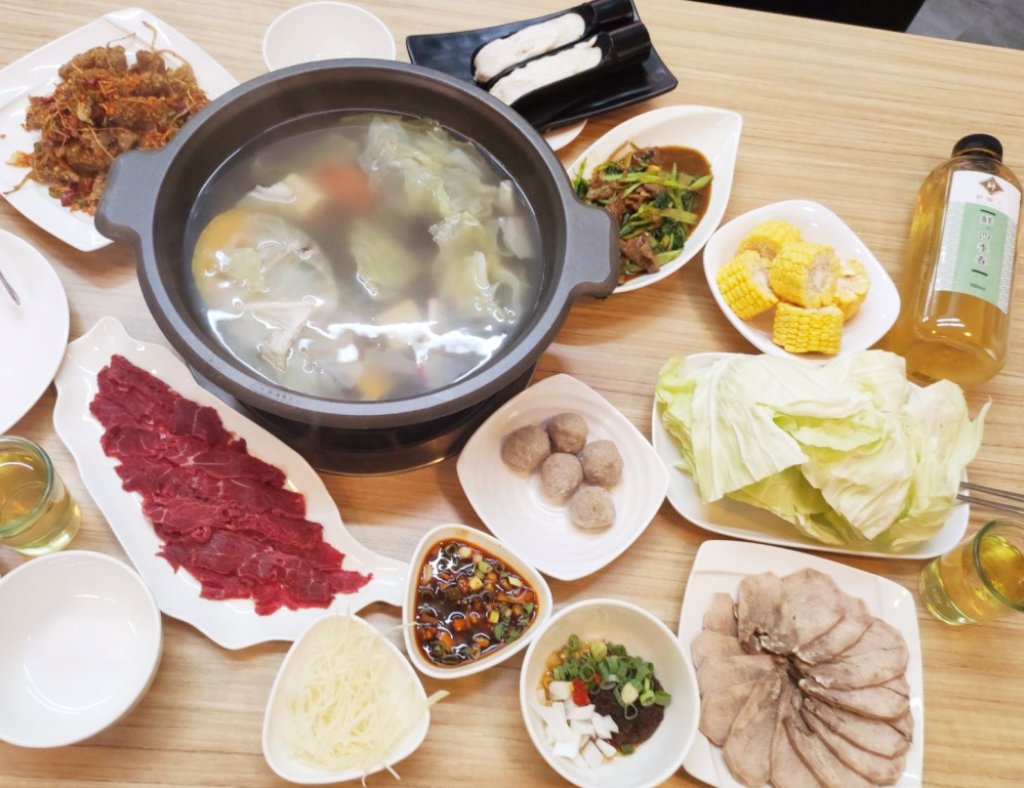 五星評價名店、饕客慕名前來　聚餐宵夜大宴小酌好去處台中必訪超人氣「夯牛溫體牛肉火鍋」