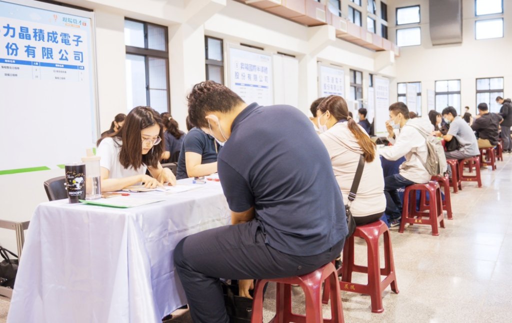 桃竹苗分署攜手236家廠商7月徵才　提供逾萬工作職缺有廠商開出月薪10萬元招攬人才