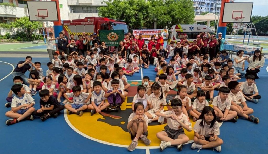 小畫筆揮灑清「廉」大冒險——新北消防辦理防災X品德繪畫比賽！