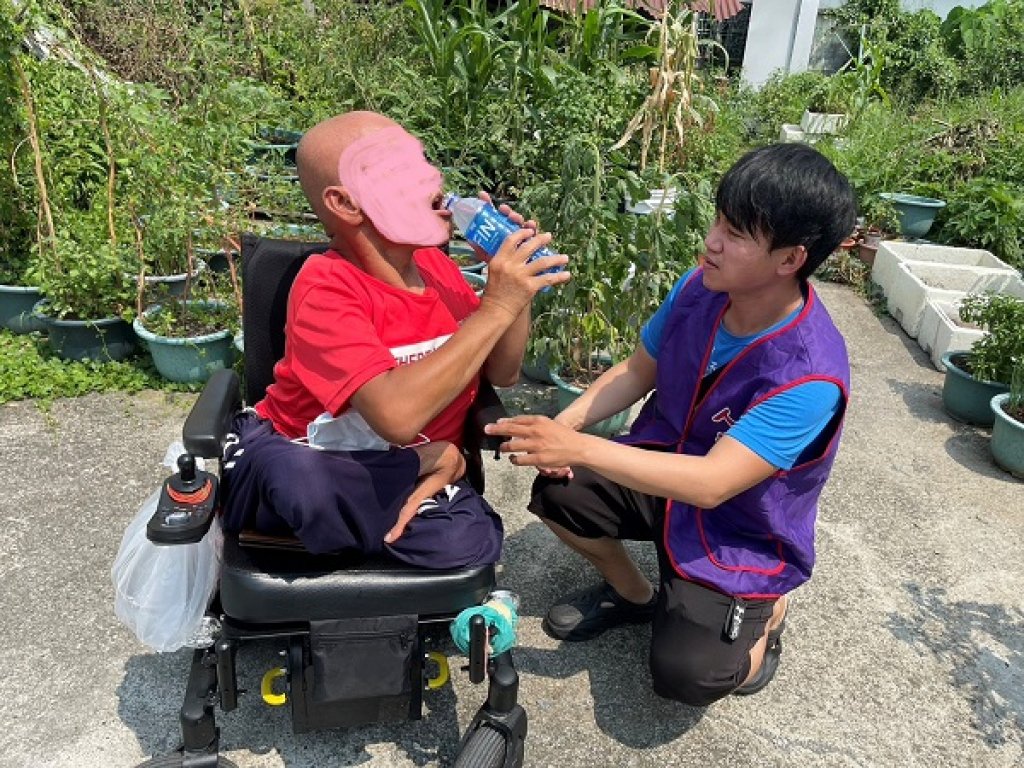 人安楠梓站啟動避暑機制  共同關懷街頭浪人