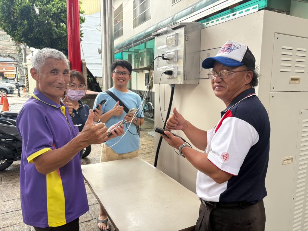 臺南產業來相挺 高效儲能櫃支援溪北地區臨時供電 黃偉哲感謝民間攜手共度難關