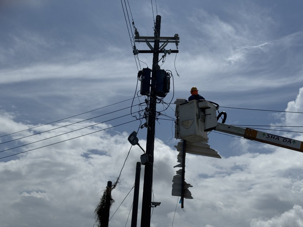 台電新營區復電率達98.7% 學甲、 北門、白河、大內尚有約2,480戶待復電