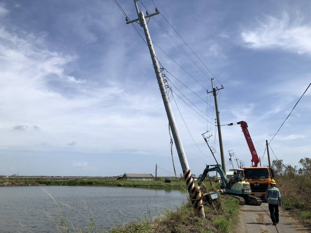 台電搶進沿海養殖漁區全力復電 台南區處轄區尚有783戶停電