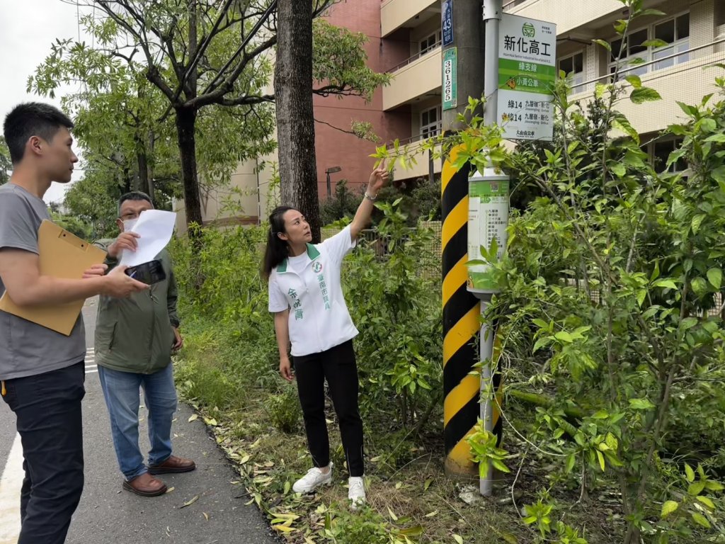 關心在地通勤需求 余柷青爭取新化區高乘載公車站設置電子式看板