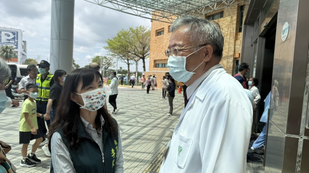 南市衛生局：慰勉堅守崗位的醫者精神，災後復原，民眾就醫與健保卡服務不中斷