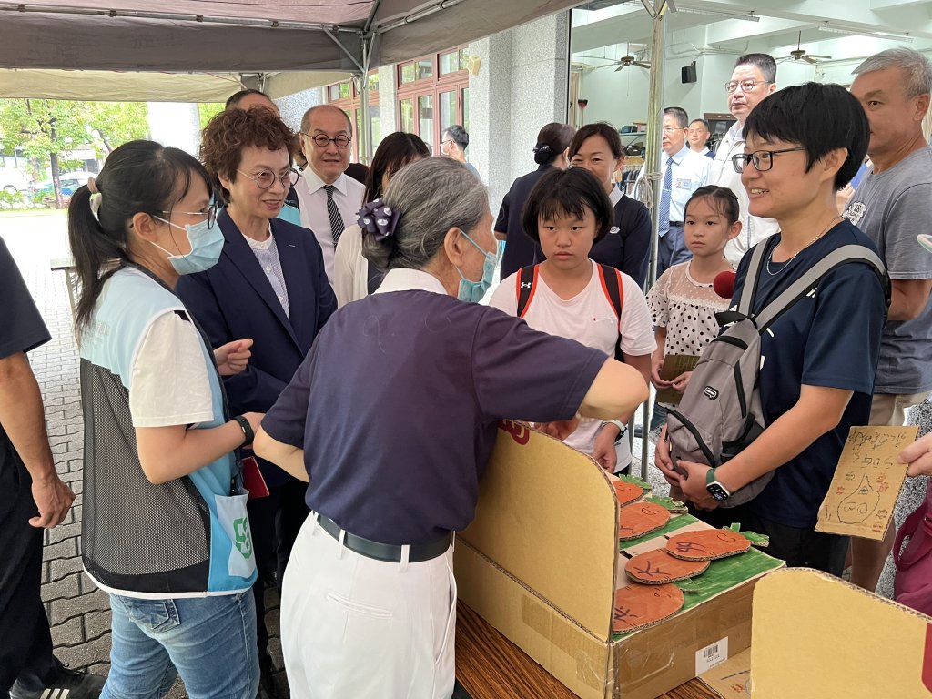 台南市環保局攜手齊柏林攝影展與慈濟基金會舉辦永續市集 喚醒環境保護行動力