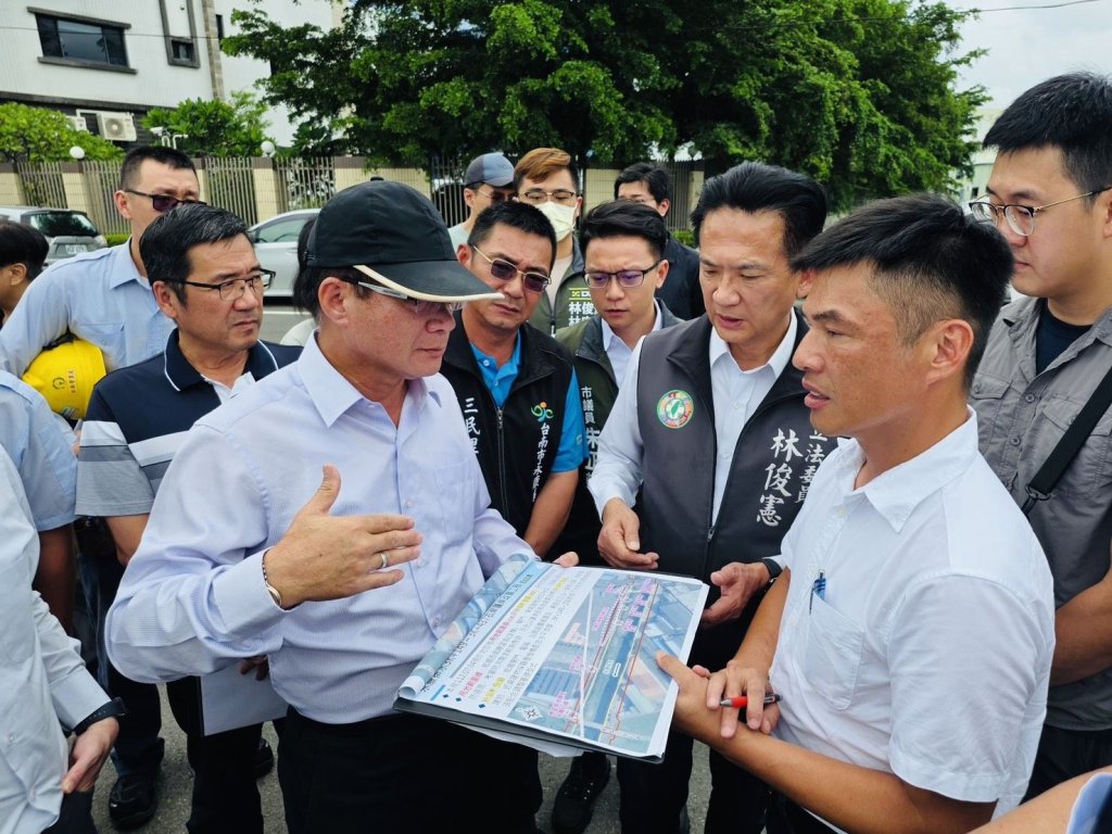 台南民代現勘改善永康中排下游瓶頸段、加強蜈蜞潭中排水堤防與邊坡