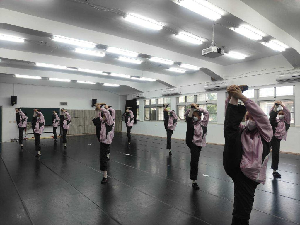 南市教育局「藝師藝有」計畫 傳統藝師與藝才班學生展現十八般武藝