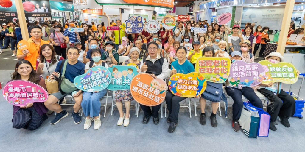 黃偉哲市長開啟銀齡幸福之門　邀您共築臺南宜居新生活