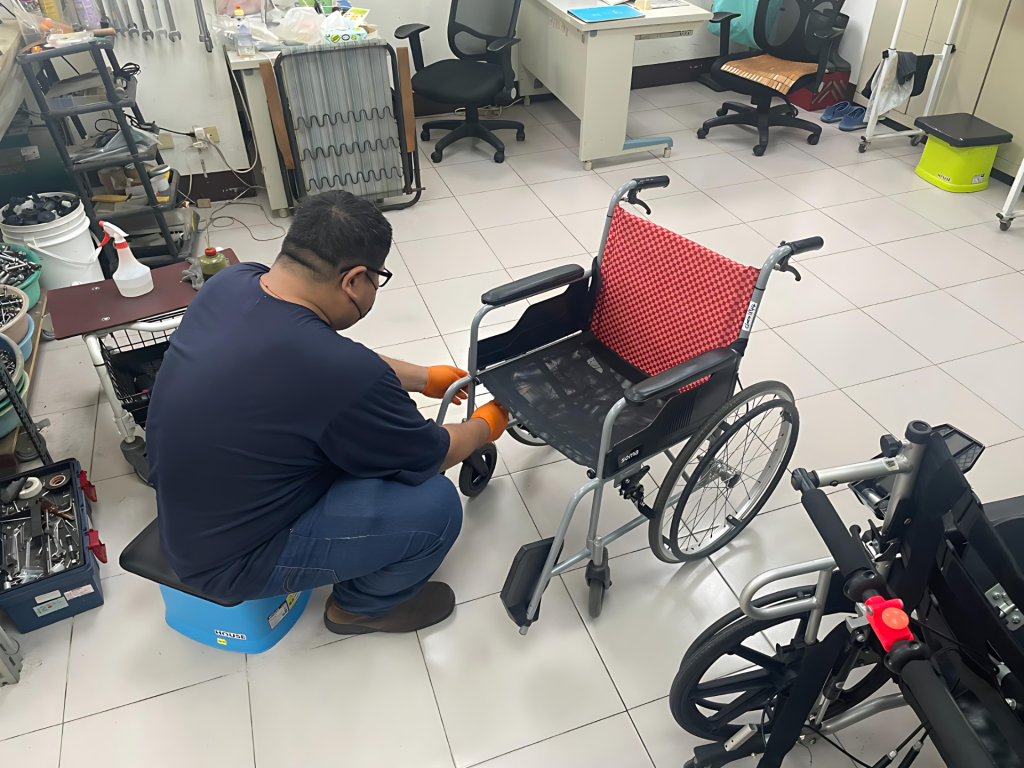 災區輔具服務暖心接力 黃偉哲：自8/14起連辦9場輔具巡迴清潔消毒服務