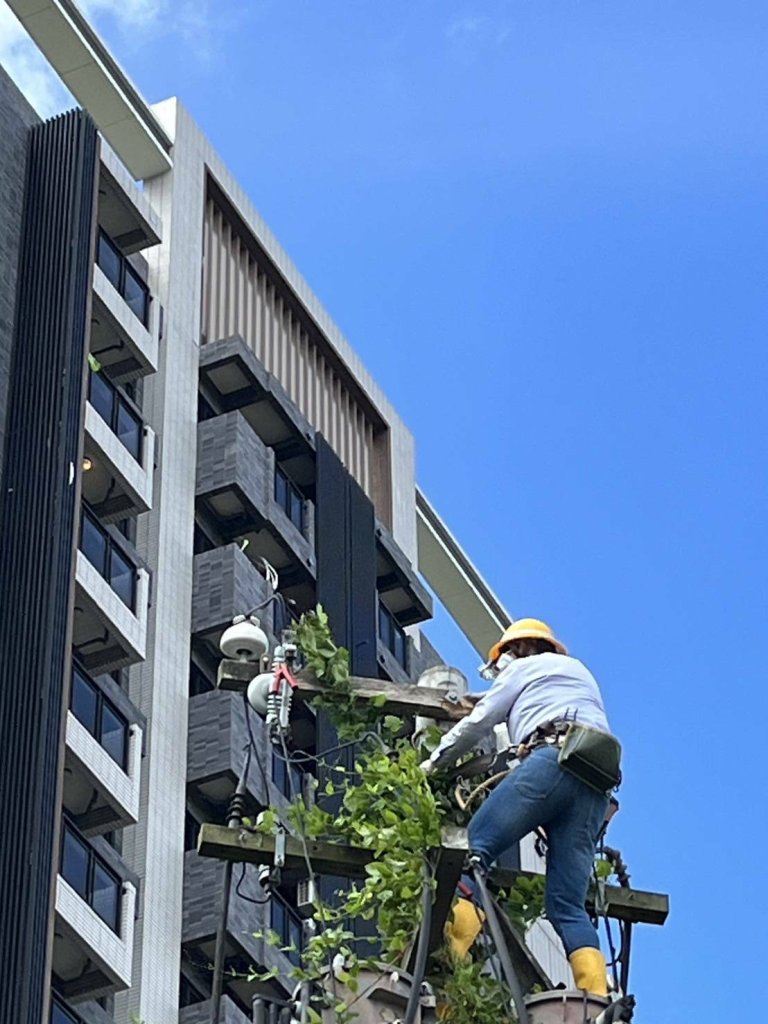受楊柳颱風外圍環流影響8/13北部地區多處停電　台電搶修復電