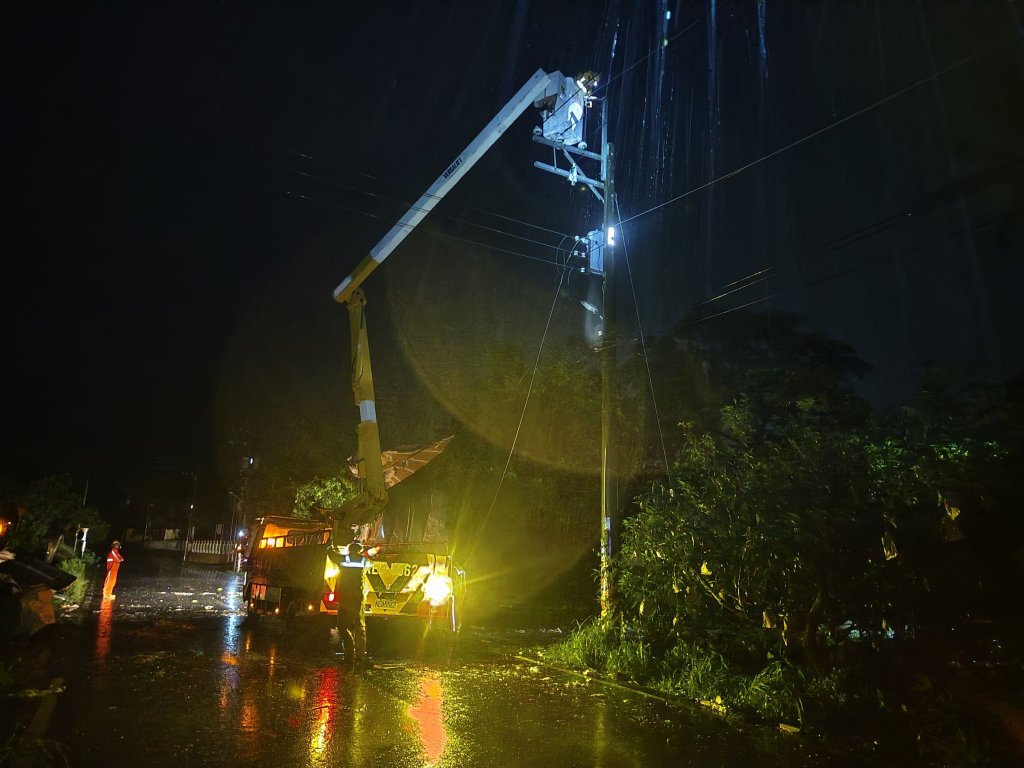 台南區處復電已達95.6%  台電同仁力拼今晚全數復電