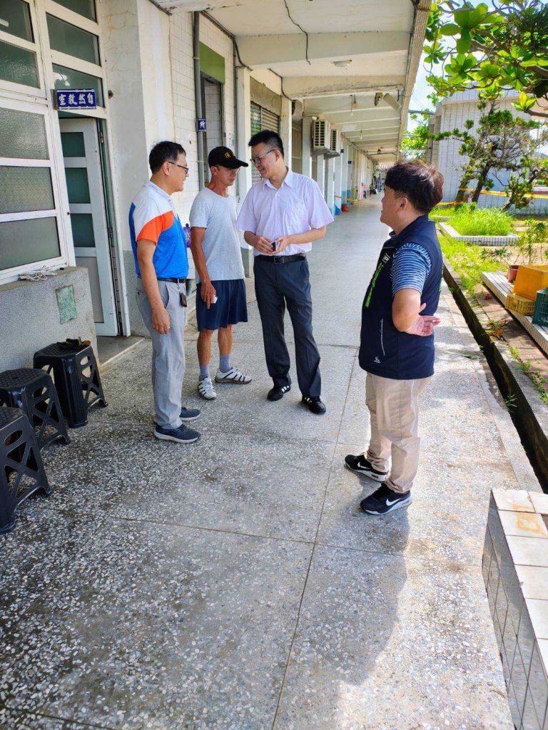 頂山已廢棄校區屋頂因颱風吹落受損 教育局：拆除作業已啟動 預計16日完成