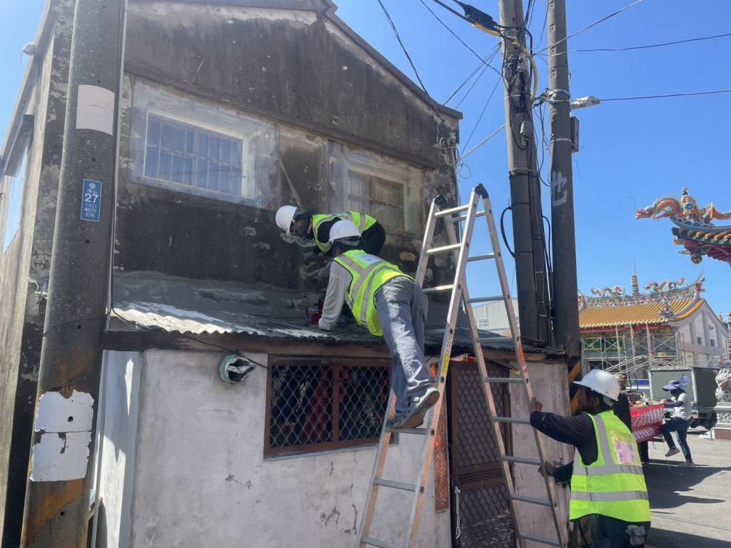 有媒體報導指出七股區中寮里屋頂開天窗、住旅館質疑市府無作為 水利局回應太過偏頗報導
