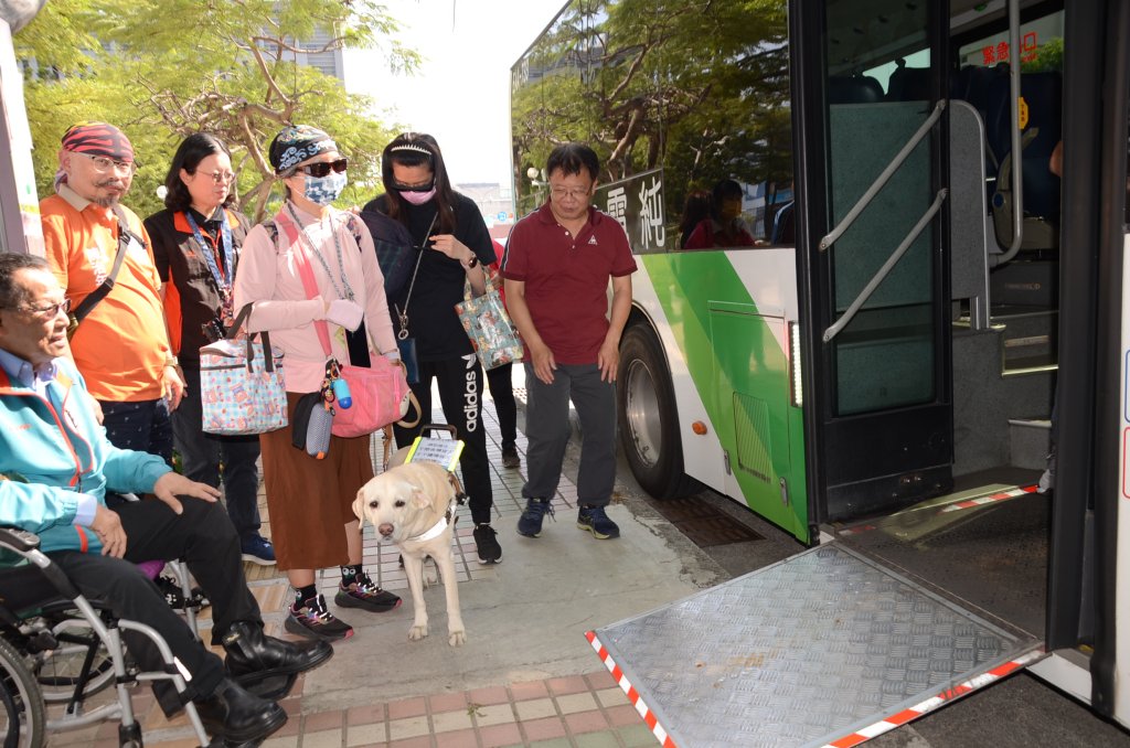 南市推動無障礙生活 黃偉哲盼強化跨局處合作及公私協力