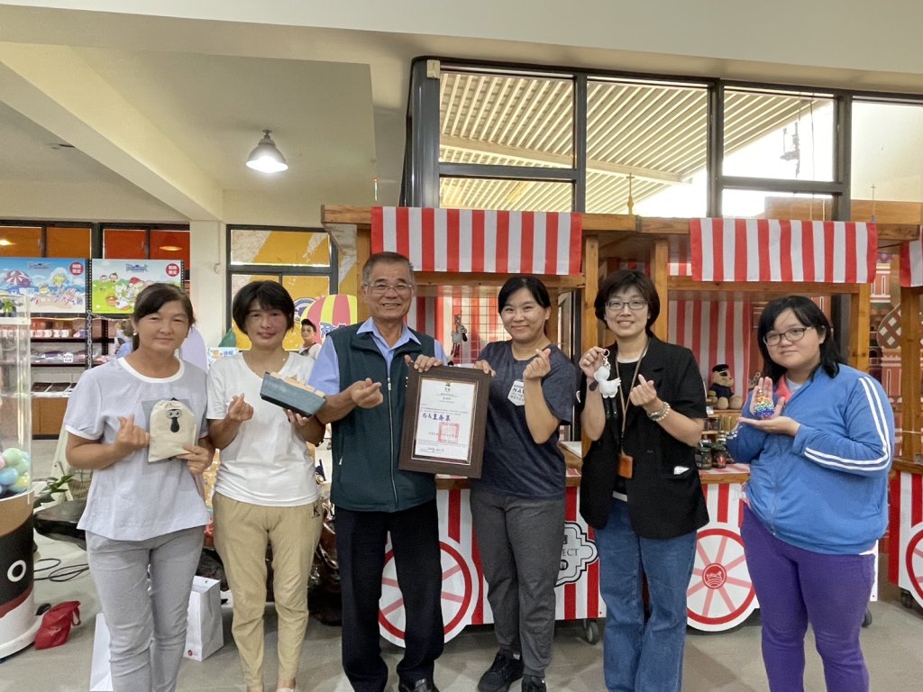 南市勞工局晴天坊進駐安平定情碼頭德陽艦園區
