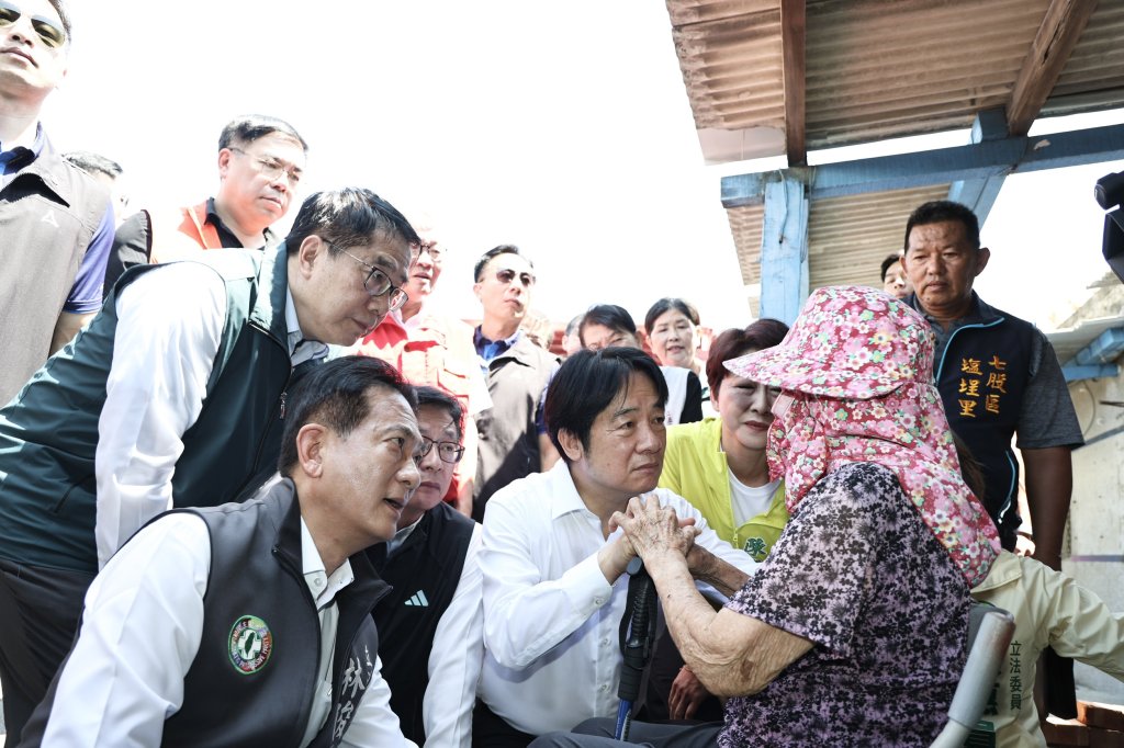 賴總統赴七股視察災後復原 肯定台南政市府團隊努力盼汲取經驗建立機制