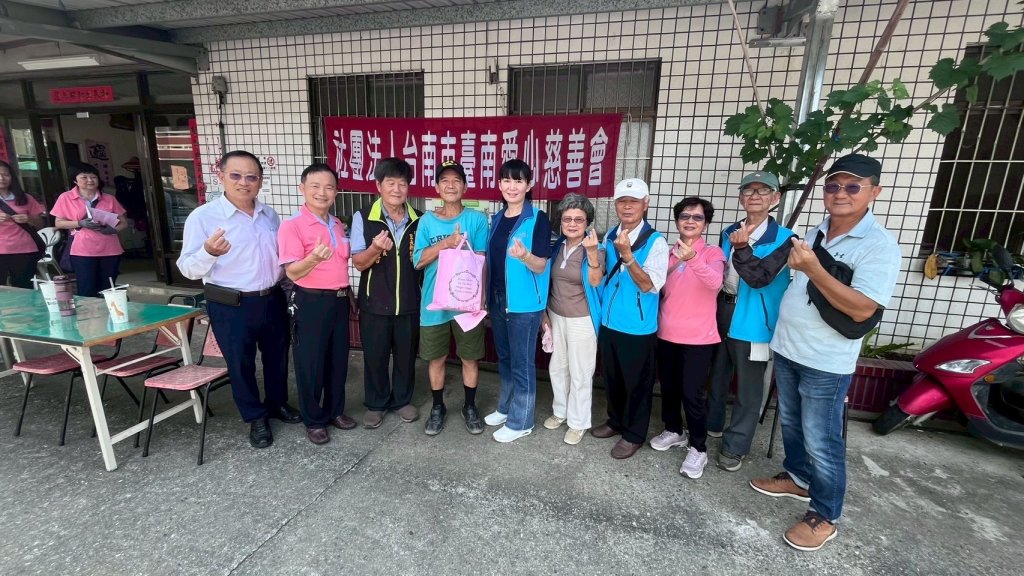 社團法人台南市台南愛心慈善會 捐贈菁寮里25戶弱勢家庭