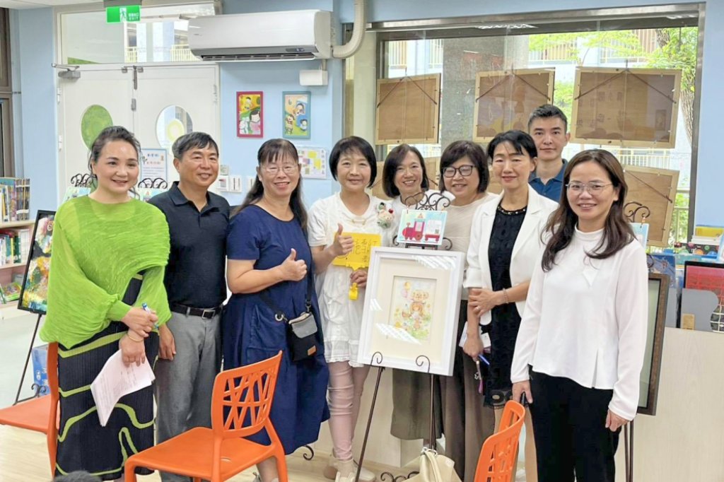 「2025新竹市行動藝術館」巡迴展首場青草湖國小開幕　36位傑出藝術家作品作品同步進入學校展出