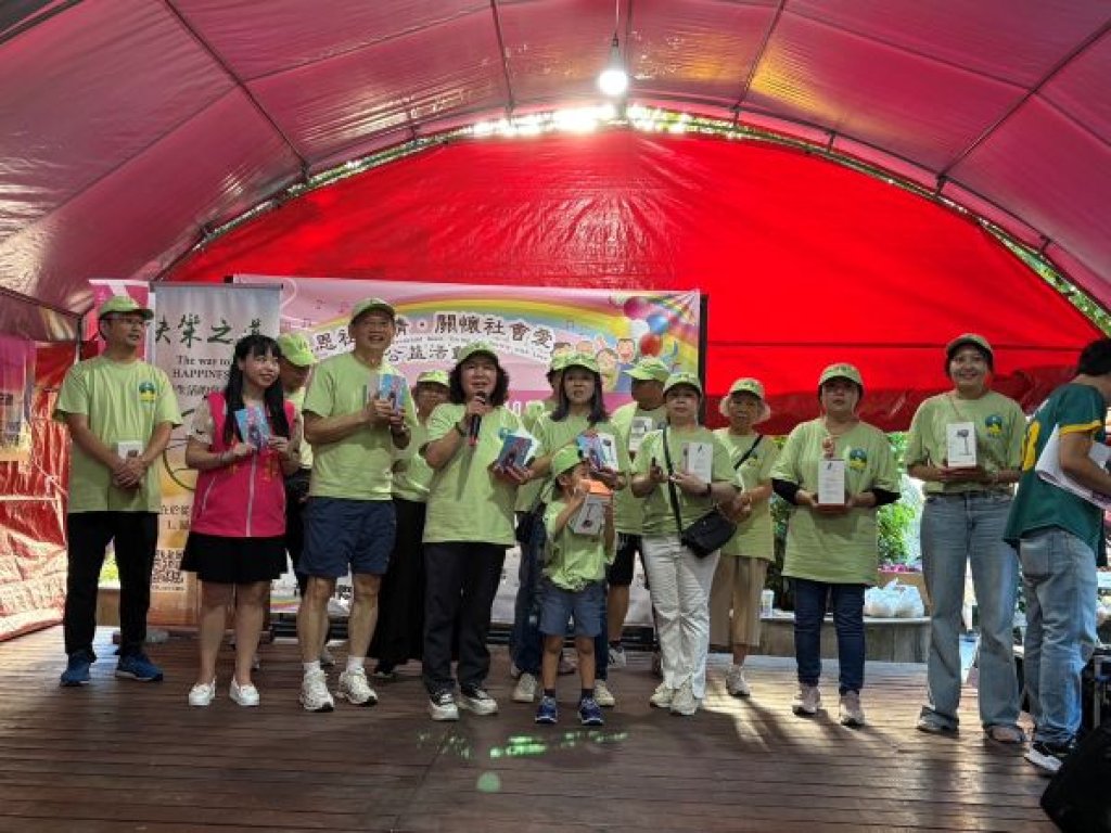從歌聲到行動——祖孫同台演繹敬老新風尚