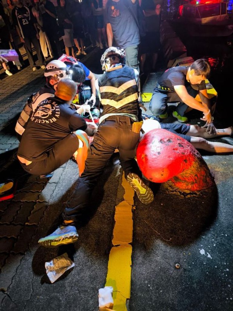  大義街底 大港橋旁 外籍男子落水 警消送往醫院急救