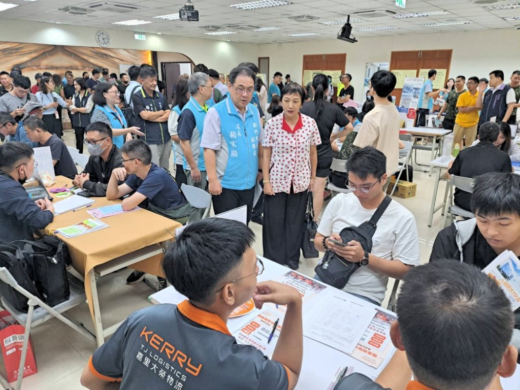助退除役官兵、眷屬及屆退官兵順利進入職場　新竹榮服處聯手竹產園區13廠商釋出逾460優質職缺