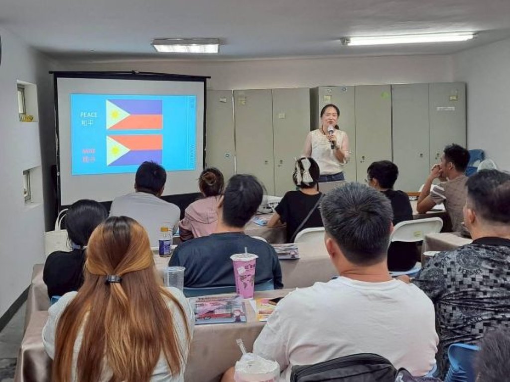 多元文化交流講座 邀賴愛仁前處長談臺菲融合 現場製作菲式玉米剉冰 