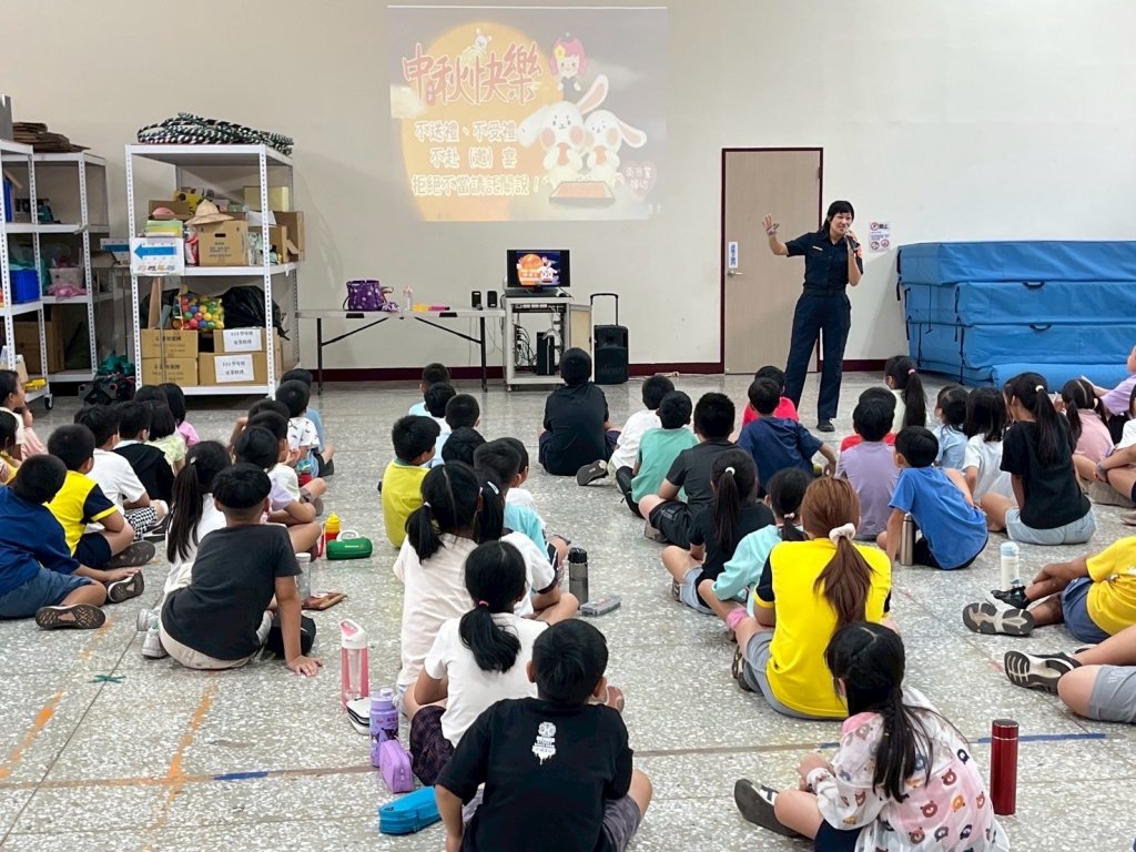 南警婦幼隊中秋假期前夕加強宣導婦幼人身安全及秋節監察 守護「婦幼安全」24小時不打烊