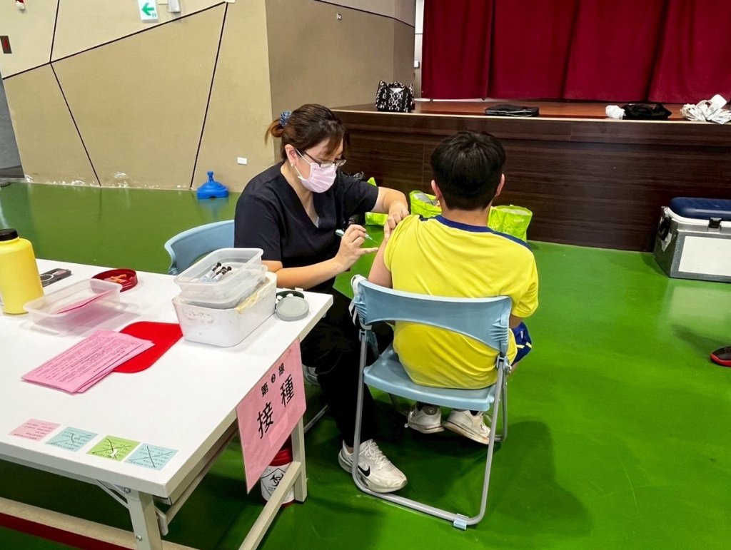 國二男生納入公費人類乳突病毒（HPV）疫苗接種對象守護青少年健康