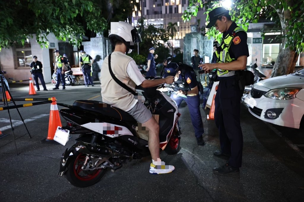 國慶連假強化道路安全 臺南市警局啟動「防制危駕及取締無照專案」執法