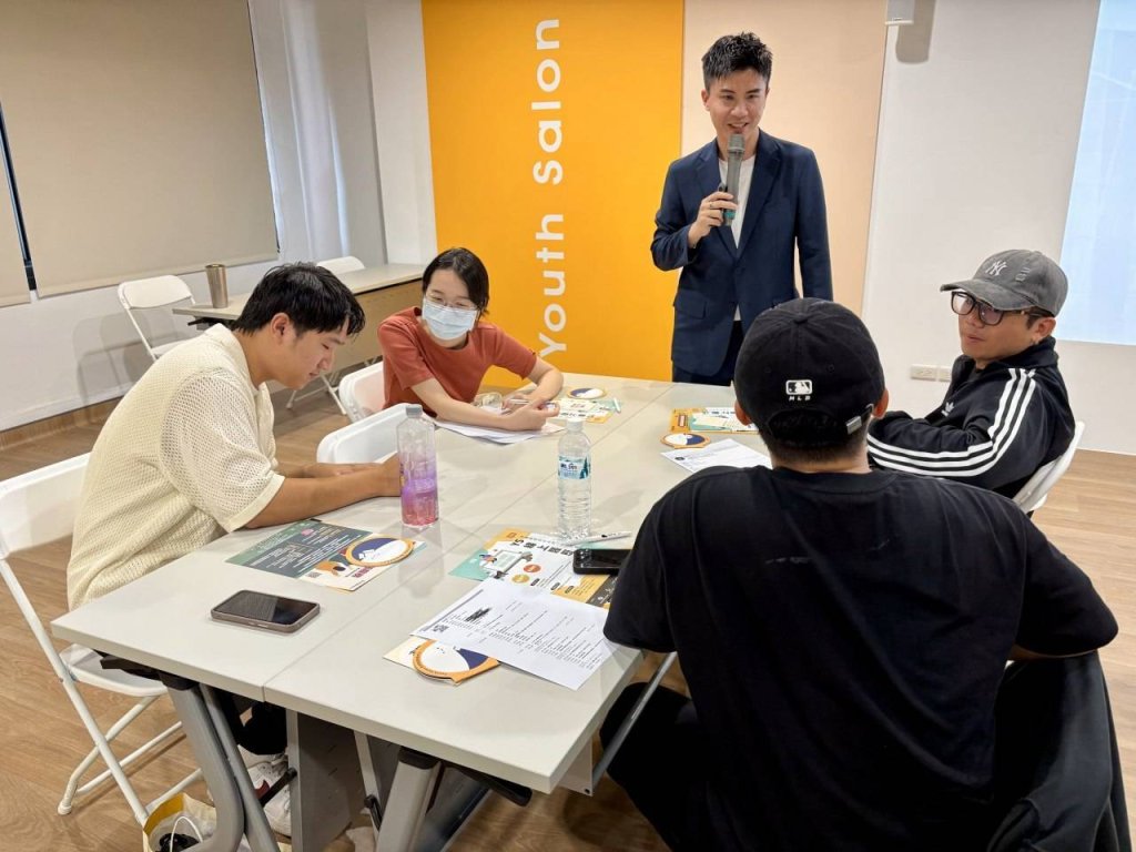 跟上AI潮流！　中彰投青年職涯中心推「AI新星養成GO」實戰月