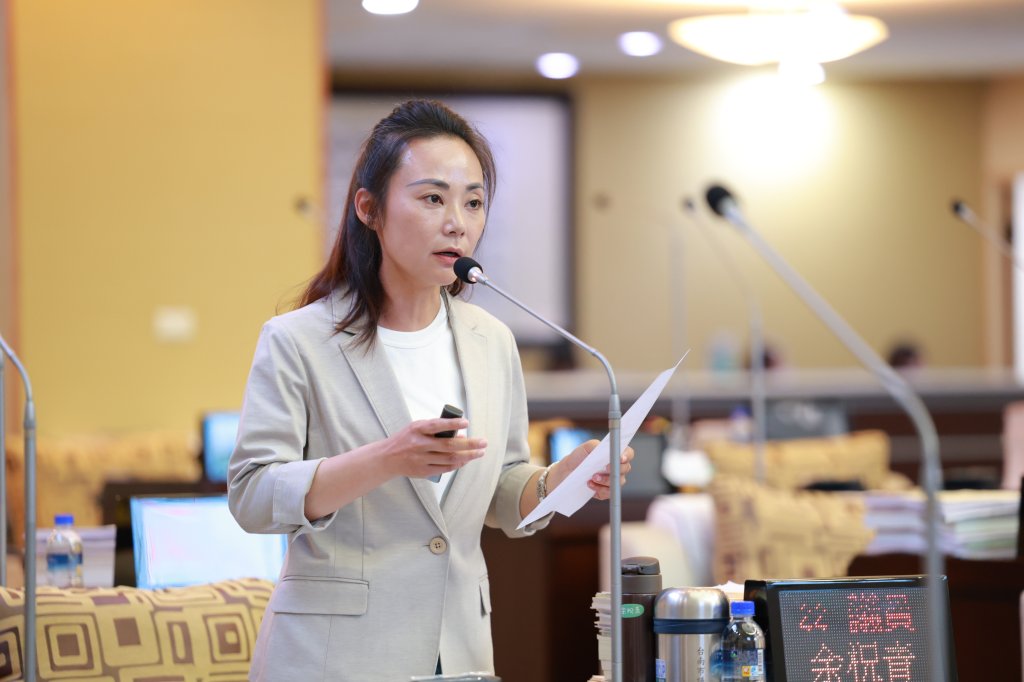 市議員余柷青質疑動保處開假結紮證明 真詐財的方便之門？