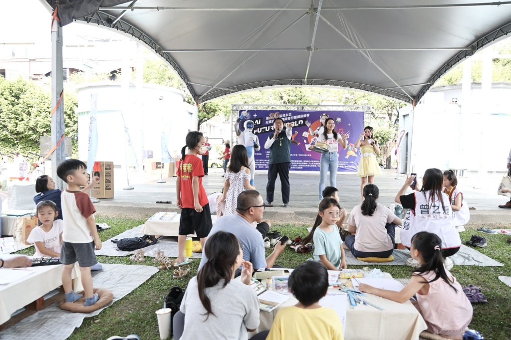 第20屆良友盃兒童繪畫比賽與音符飄揚音樂會登場 黃偉哲肯定讓孩子展現才華