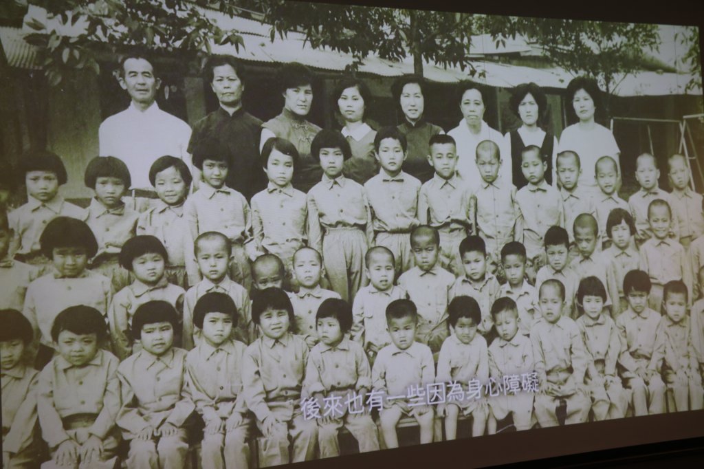 榮光育幼院60周年院慶　第一代院童阿嬤回娘家緊抱當年照顧老師