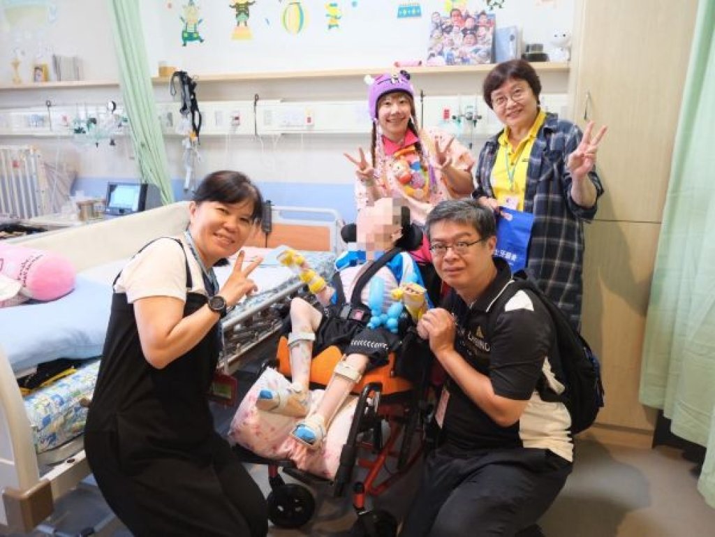 高雄熊現身民生醫院飛象家園　攜手民間社團守護弱勢兒少帶來歡樂   熊抱歡樂氣球魔法嘉年華　以藝術傳遞溫暖與愛心