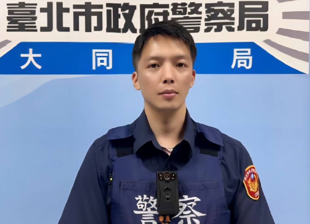愛心手鍊建功 迷途奶奶戴安全帽街頭徘徊！  大同分局暖警助返家