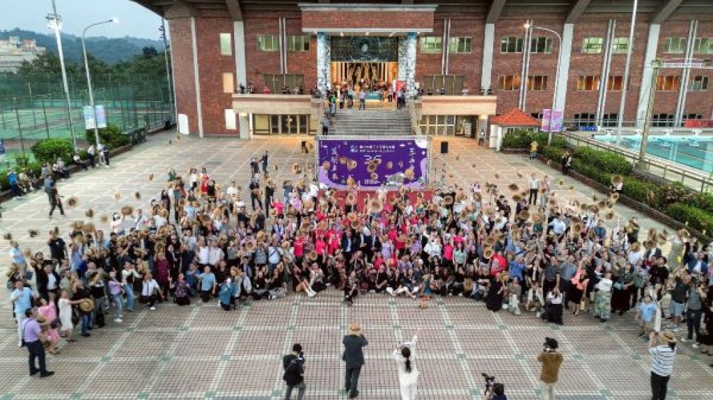義守大學喜迎35週年校慶，千名校友齊聚「紫」愛義大  從工學立校到AI跨域領航 義大再創教育新高峰