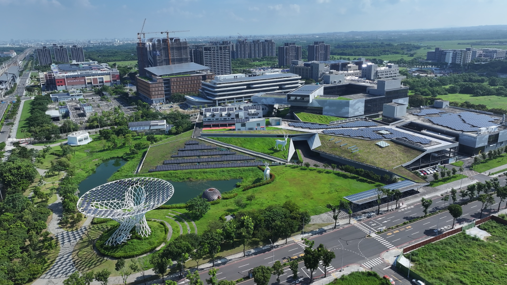 臺南市政府持續吸引國際大廠進駐 展現南部產業升級的強大實力