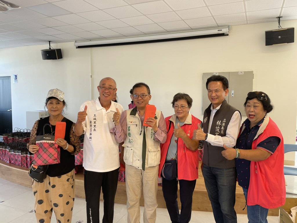 重陽送暖！立委林俊憲：要讓長輩在台南安心過好日子