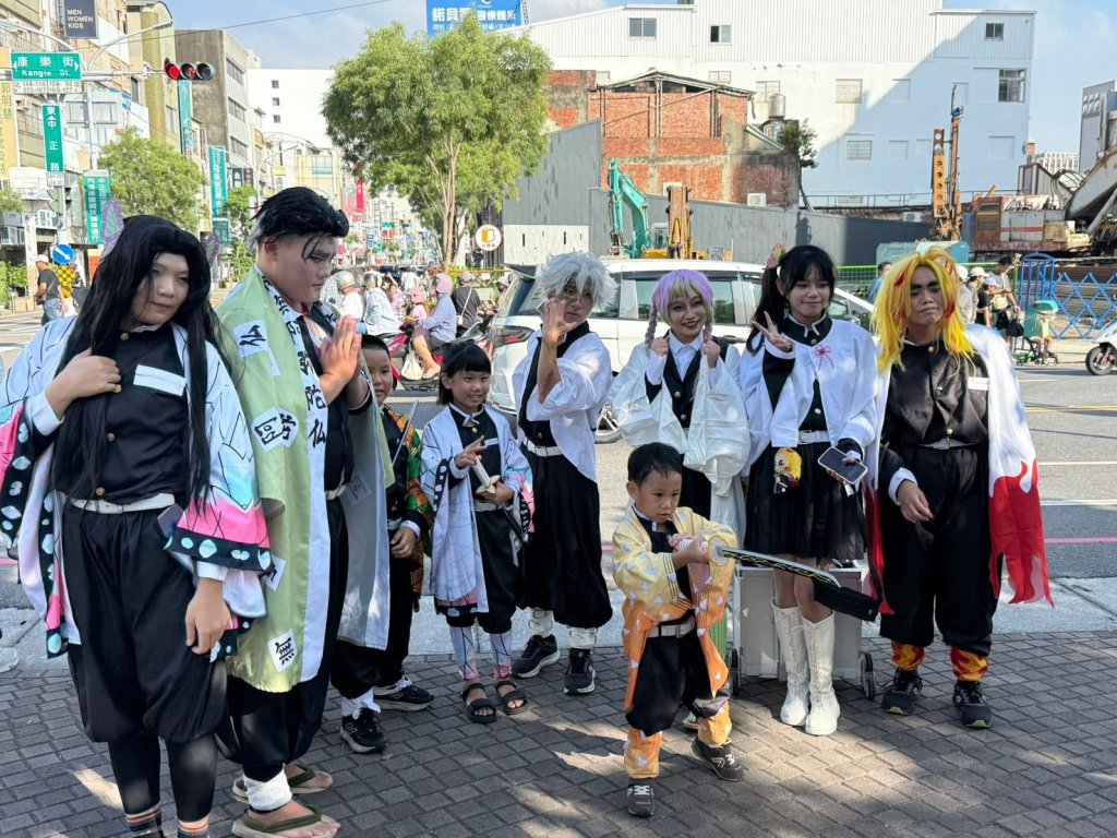 海安觀光商圈萬聖節派對熱鬧登場!萬人扮裝「大鬧」海安街頭