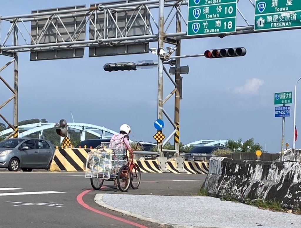 停讓行人怎麼做才正確?距離、法規 報乎你知~