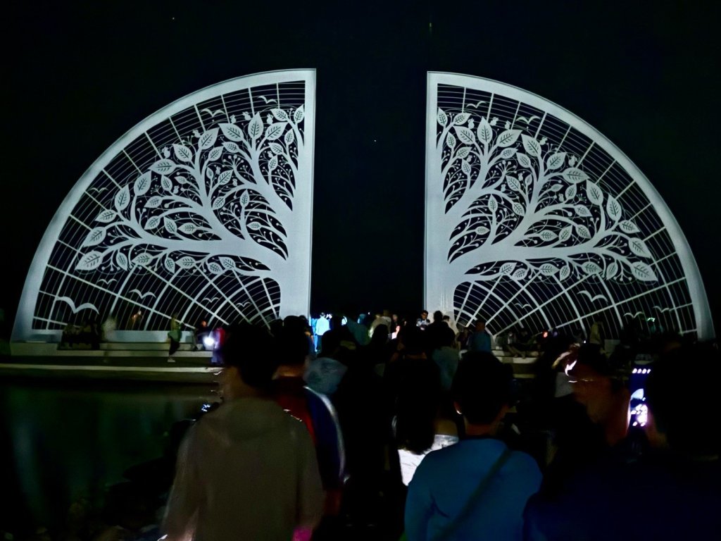 火舞夜祭、萬聖派對、追藍眼淚 精彩旅點帶動臺南旅遊爆棚人潮