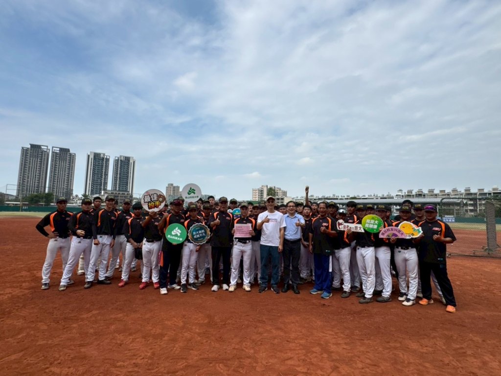 輝達協理廖彥勛回饋母校 助崑大棒球教育扎根延續夢想